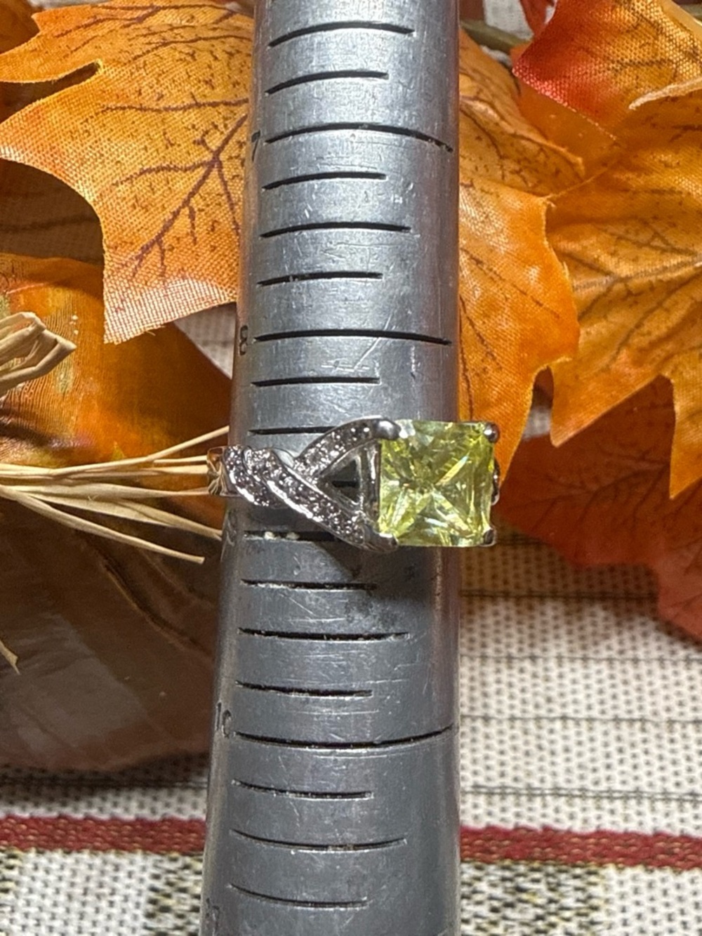 Fashion yellow square cute cubic zirconia Twist Ring - Yellow size 9